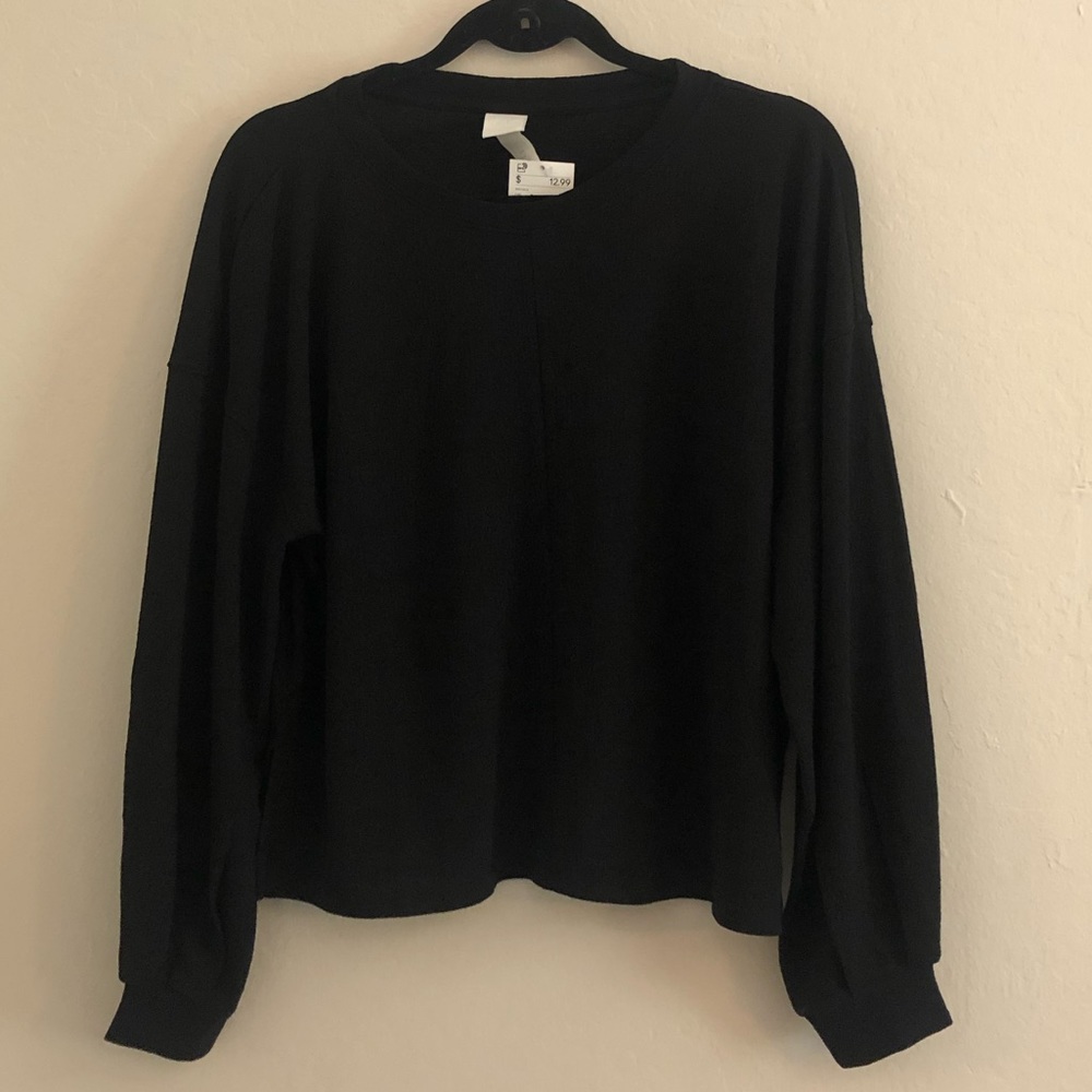 H&M light sweater/ blouse